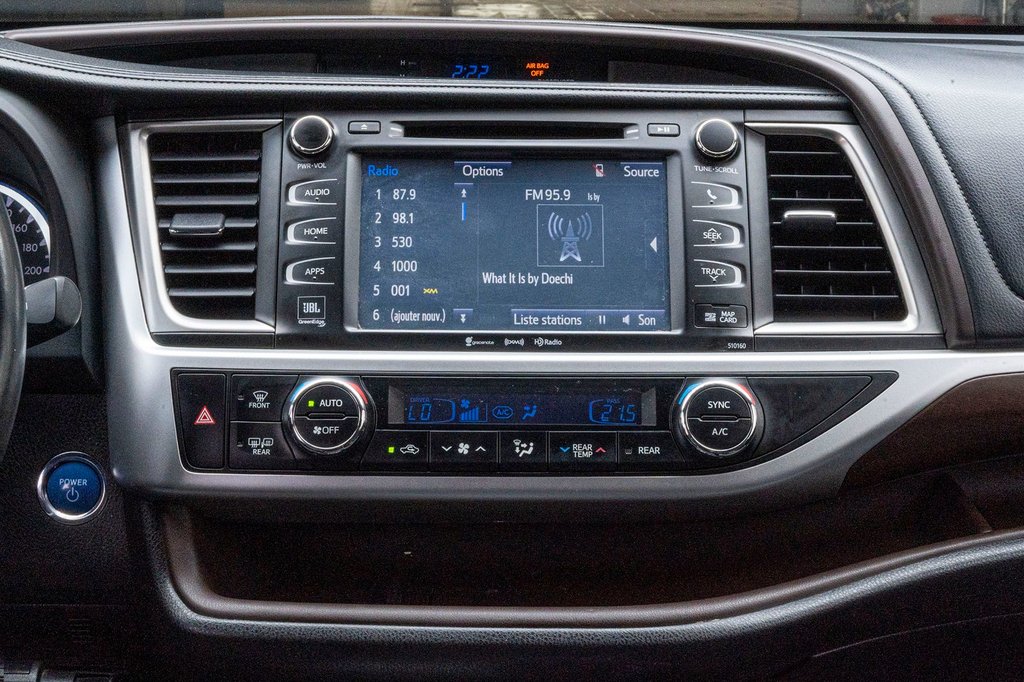 2016 Toyota Highlander Hybride LIMITED **JAMAIS ACCIDENTÉ+CUIR+TOIT in Charlemagne, Quebec - 8 - w1024h768px
