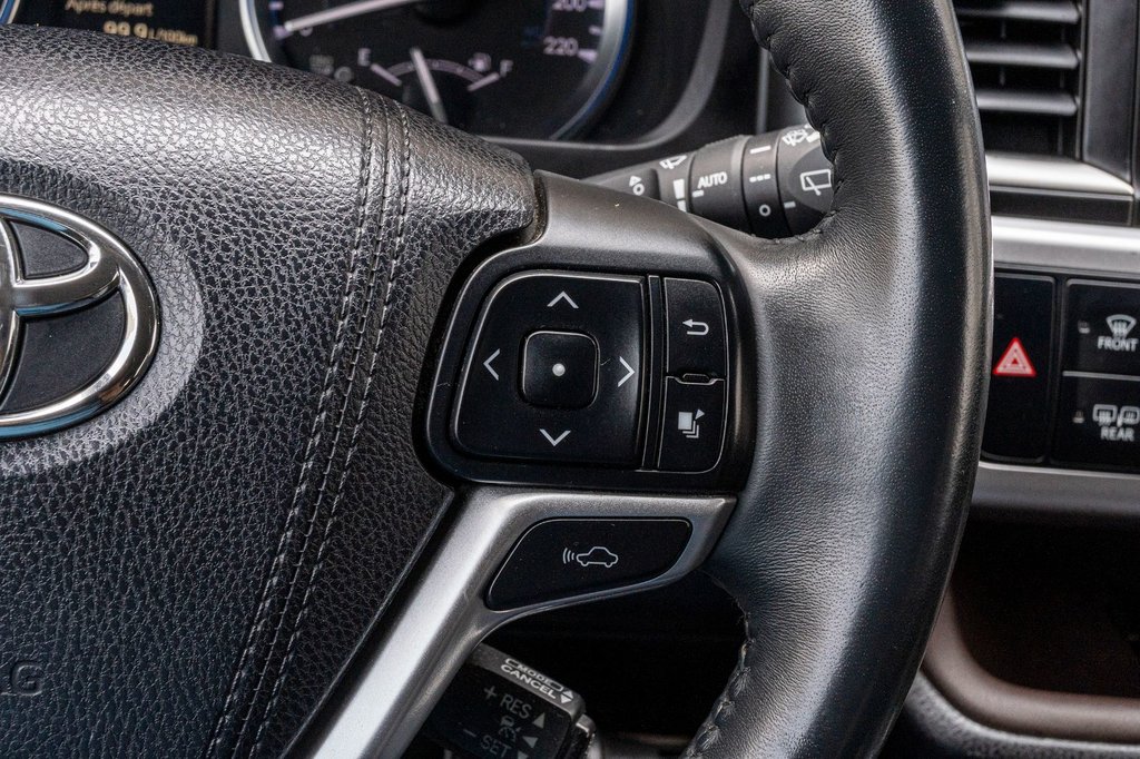 2016 Toyota Highlander Hybride LIMITED **JAMAIS ACCIDENTÉ+CUIR+TOIT in Charlemagne, Quebec - 11 - w1024h768px