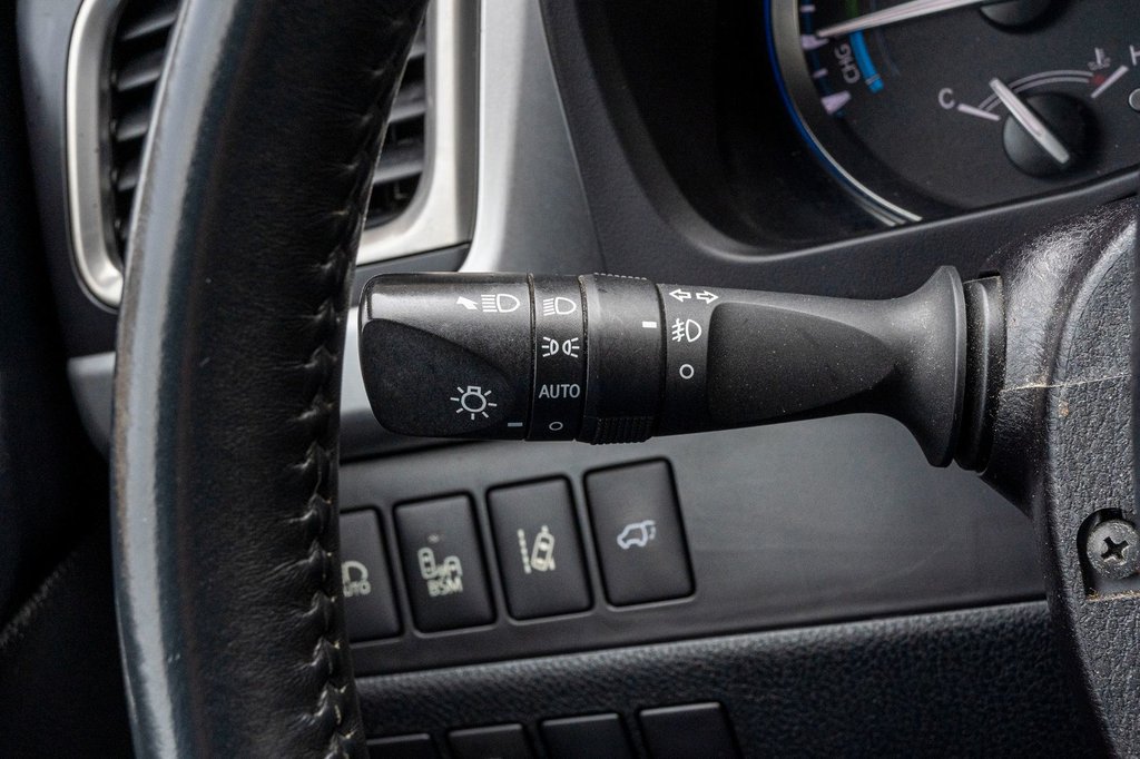 2016 Toyota Highlander Hybride LIMITED **JAMAIS ACCIDENTÉ+CUIR+TOIT in Charlemagne, Quebec - 17 - w1024h768px