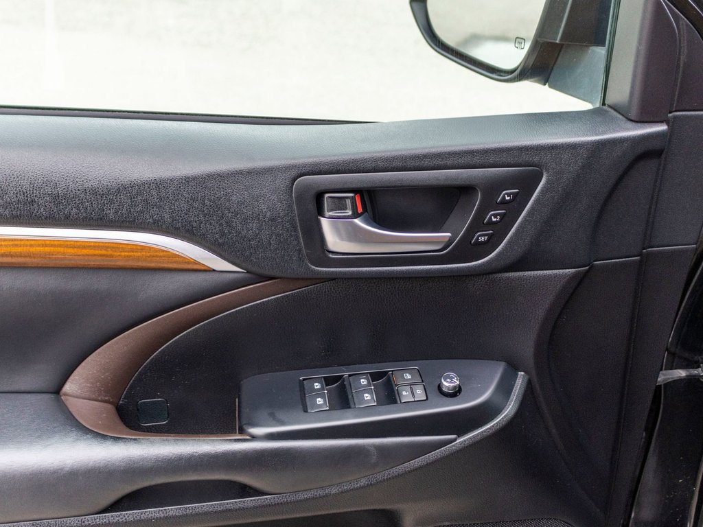 2019 Toyota Highlander Limited**JAMAIS ACCIDENTÉ + TOIT PANORAMIQUE + JBL in Charlemagne, Quebec - 29 - w1024h768px