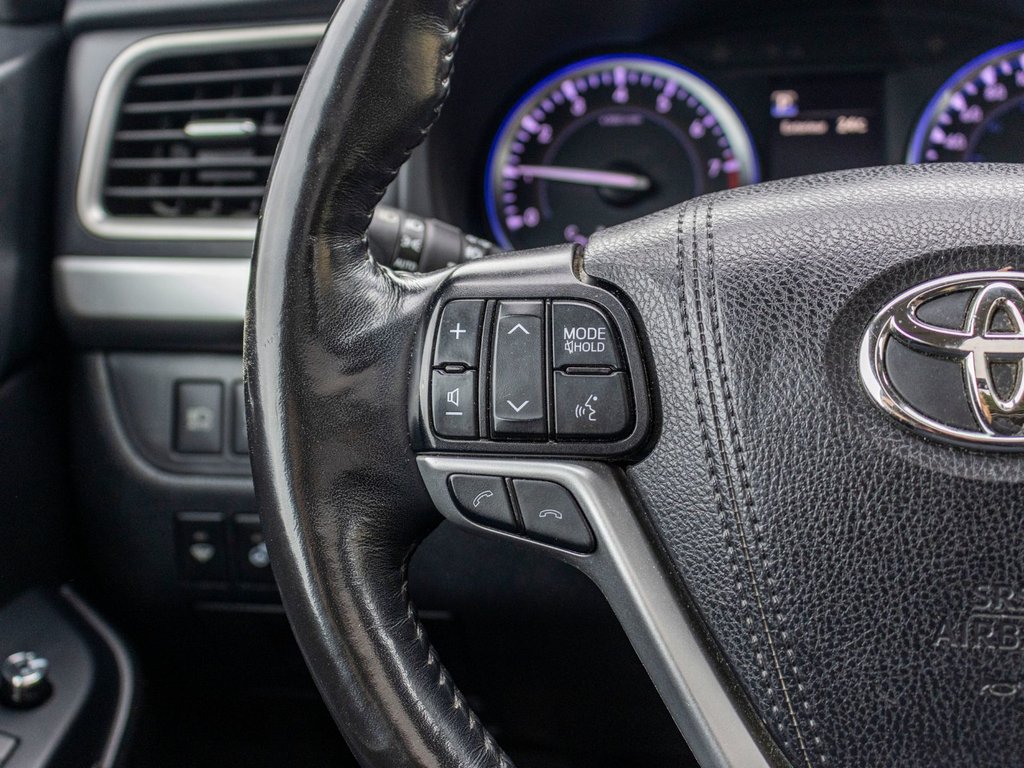 2019 Toyota Highlander Limited**JAMAIS ACCIDENTÉ + TOIT PANORAMIQUE + JBL in Charlemagne, Quebec - 11 - w1024h768px