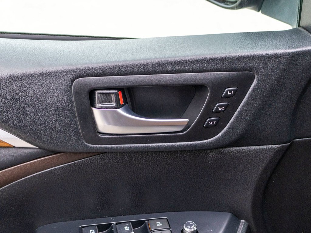 2019 Toyota Highlander Limited**JAMAIS ACCIDENTÉ + TOIT PANORAMIQUE + JBL in Charlemagne, Quebec - 30 - w1024h768px