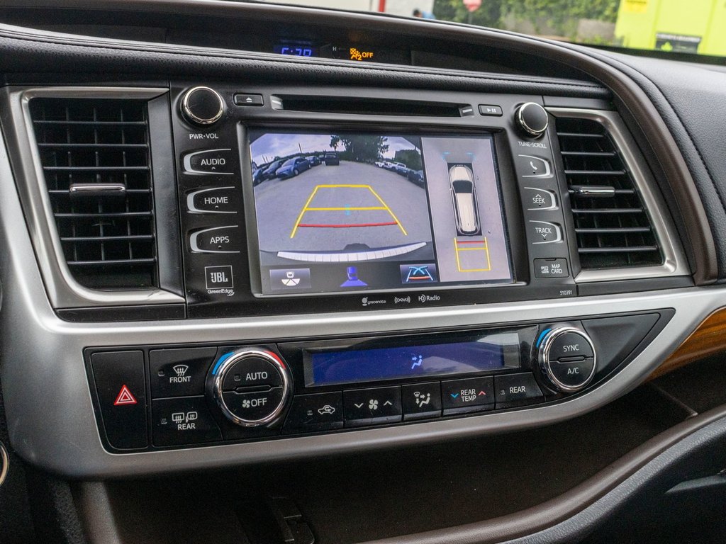 2019 Toyota Highlander Limited**JAMAIS ACCIDENTÉ + TOIT PANORAMIQUE + JBL in Charlemagne, Quebec - 18 - w1024h768px