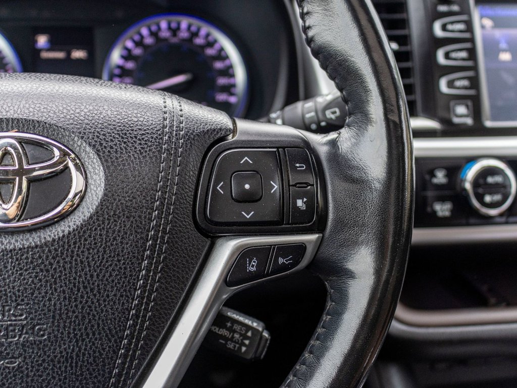 2019 Toyota Highlander Limited**JAMAIS ACCIDENTÉ + TOIT PANORAMIQUE + JBL in Charlemagne, Quebec - 12 - w1024h768px