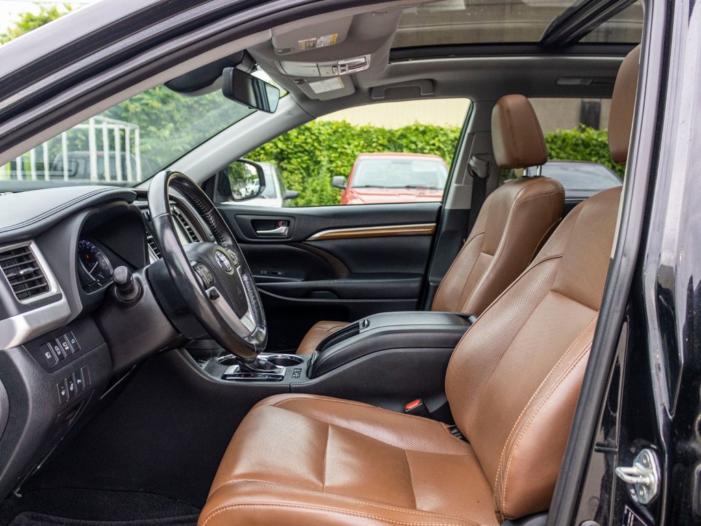 2019 Toyota Highlander Limited**JAMAIS ACCIDENTÉ + TOIT PANORAMIQUE + JBL in Charlemagne, Quebec - 25 - w1024h768px