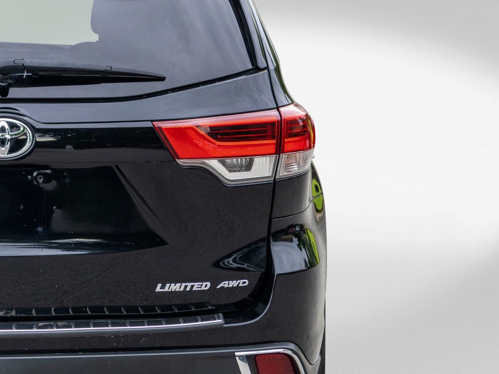 2019 Toyota Highlander Limited**JAMAIS ACCIDENTÉ + TOIT PANORAMIQUE + JBL in Charlemagne, Quebec - 35 - w1024h768px