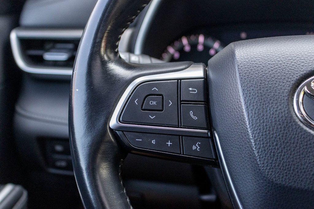 2020 Toyota Highlander XLE in Charlemagne, Quebec - 11 - w1024h768px
