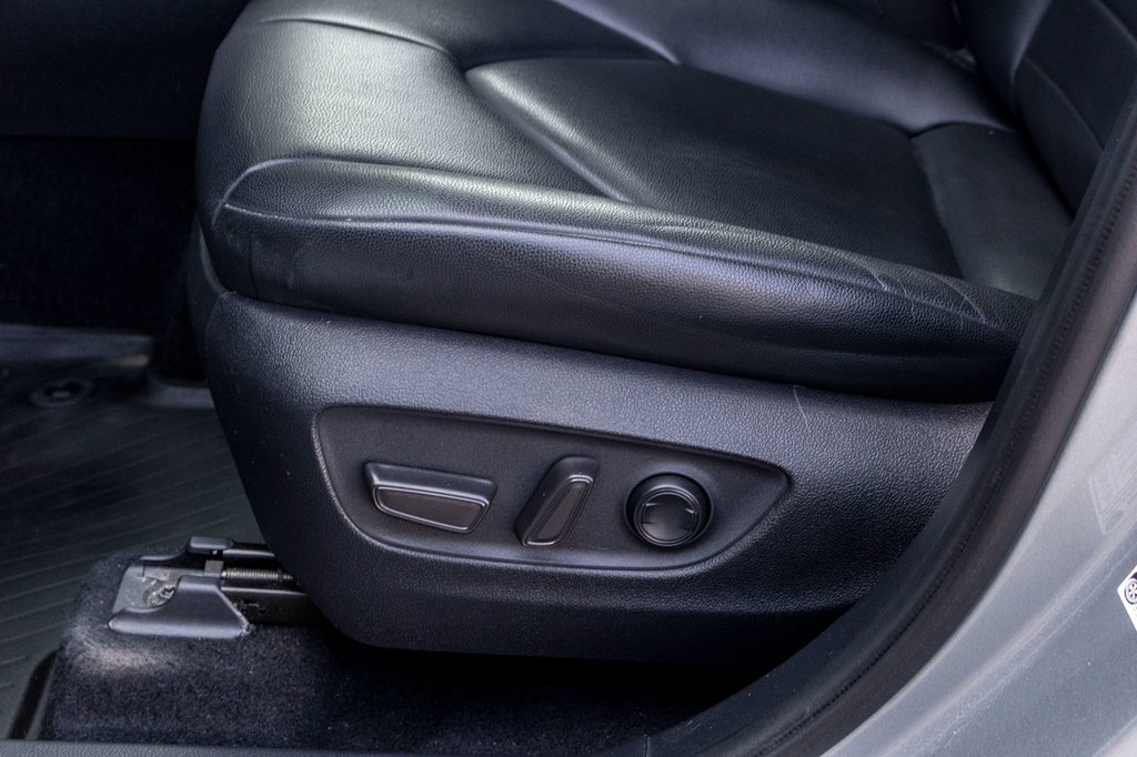 2020 Toyota Highlander XLE in Charlemagne, Quebec - 27 - w1024h768px