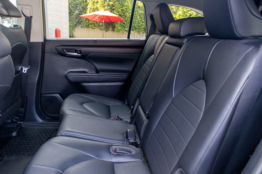 2020 Toyota Highlander XLE in Charlemagne, Quebec - 32 - w1024h768px