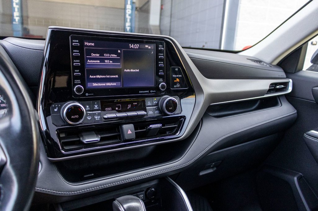 2020 Toyota Highlander XLE in Charlemagne, Quebec - 13 - w1024h768px