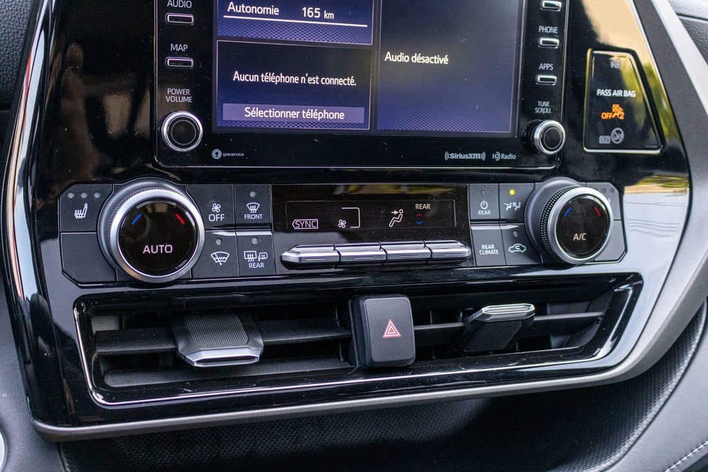 2020 Toyota Highlander XLE in Charlemagne, Quebec - 18 - w1024h768px