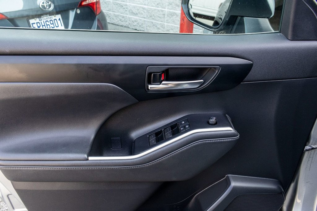 2020 Toyota Highlander XLE in Charlemagne, Quebec - 30 - w1024h768px