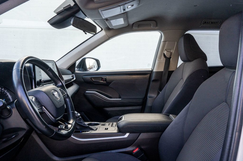 2020 Toyota Highlander Hybride LE **JAMAIS ACCIDENTÉ+CAMÉRA+8 PASSAGERS** in Charlemagne, Quebec - 20 - w1024h768px