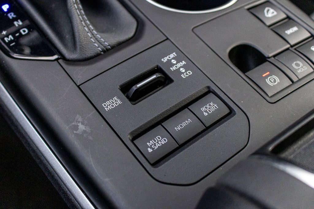 2023 Toyota Highlander LE AWD **8 PASSAGERS+SIÈGES CHAUFFANTS+MAG+CAMÉRA* in Charlemagne, Quebec - 16 - w1024h768px