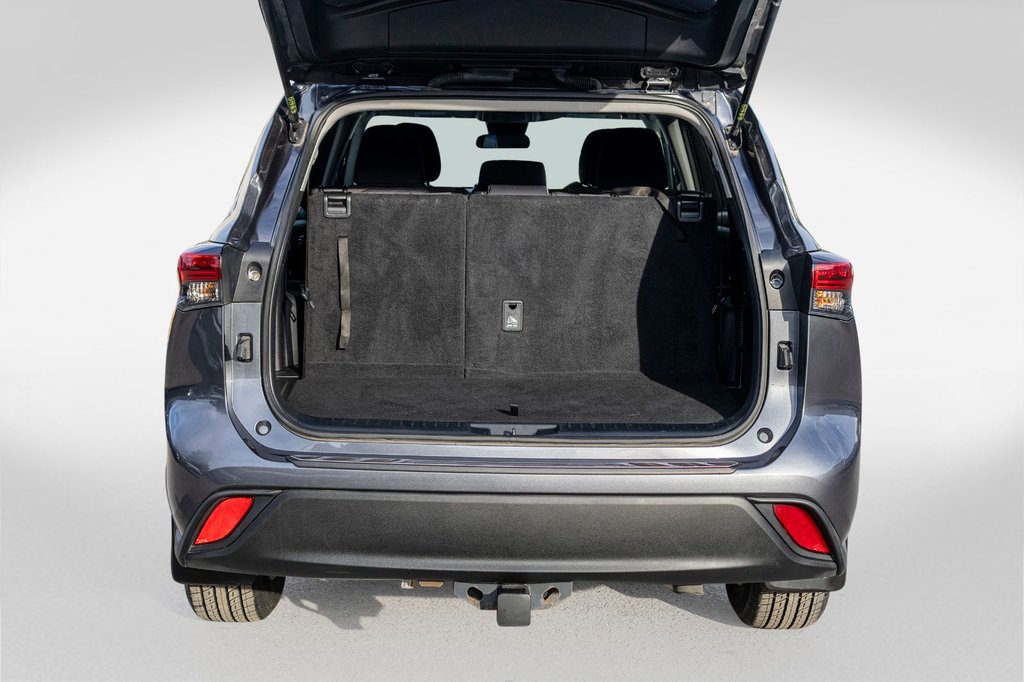 2023 Toyota Highlander LE AWD **8 PASSAGERS+SIÈGES CHAUFFANTS+MAG+CAMÉRA* in Charlemagne, Quebec - 32 - w1024h768px