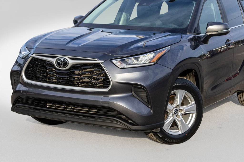 2023 Toyota Highlander LE AWD **8 PASSAGERS+SIÈGES CHAUFFANTS+MAG+CAMÉRA* in Charlemagne, Quebec - 35 - w1024h768px