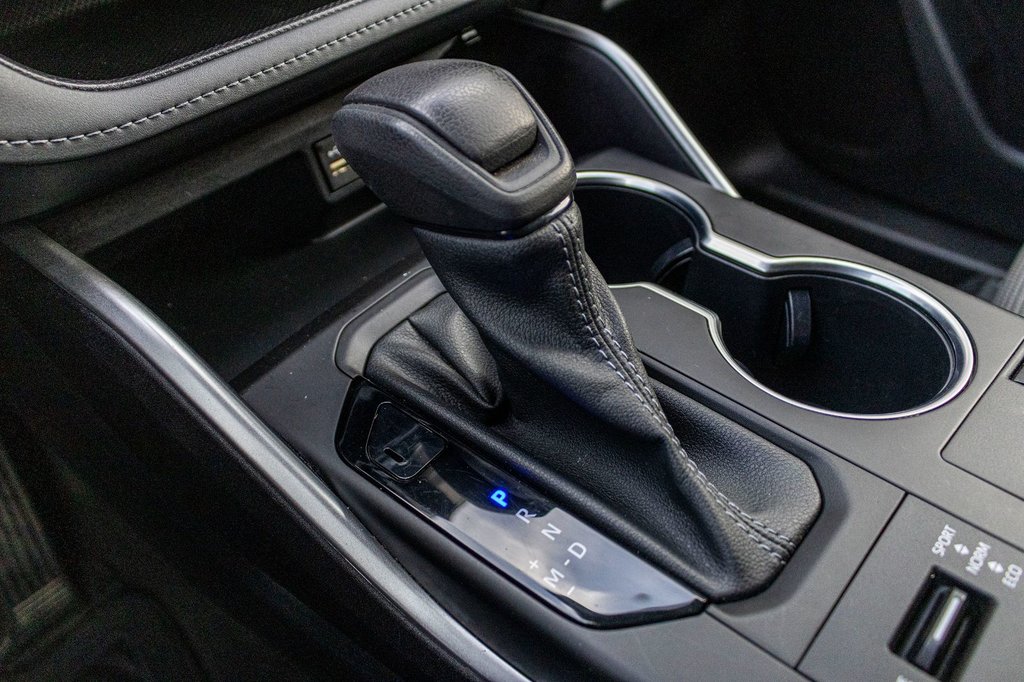 2023 Toyota Highlander LE AWD **8 PASSAGERS+SIÈGES CHAUFFANTS+MAG+CAMÉRA* in Charlemagne, Quebec - 15 - w1024h768px