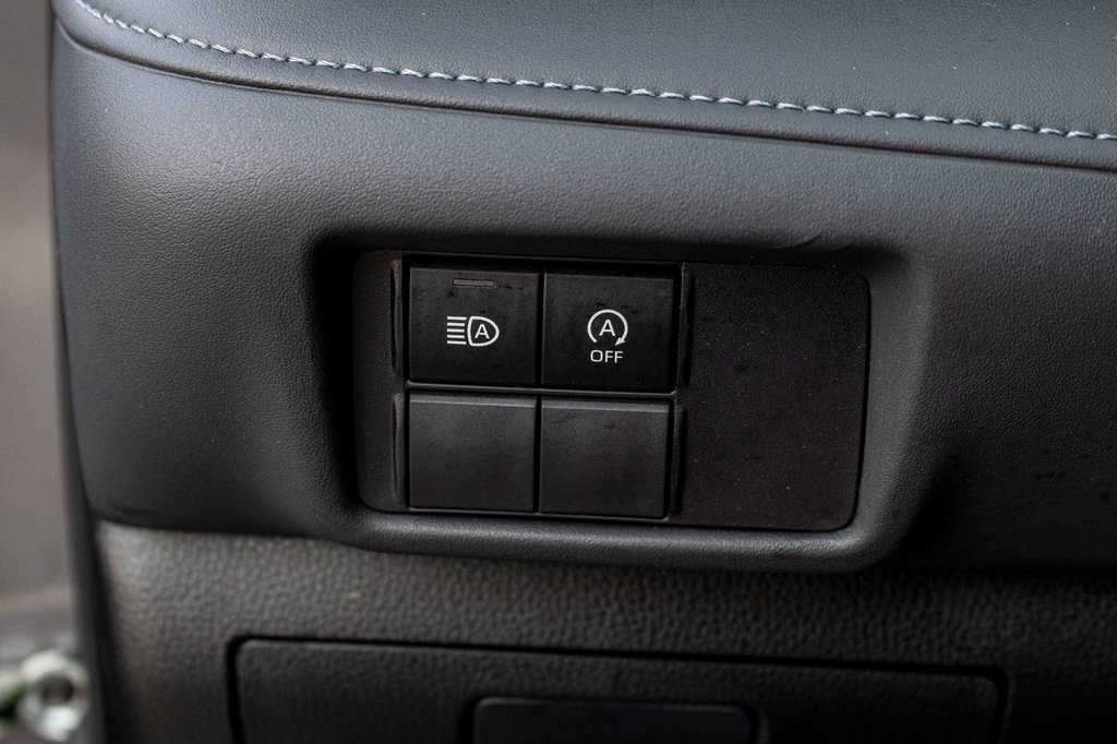 2023 Toyota Highlander LE AWD **8 PASSAGERS+SIÈGES CHAUFFANTS+MAG+CAMÉRA* in Charlemagne, Quebec - 24 - w1024h768px