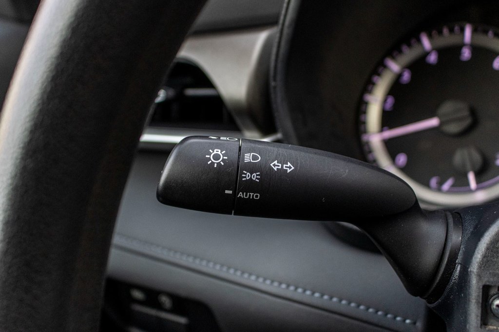 2023 Toyota Highlander LE AWD **8 PASSAGERS+SIÈGES CHAUFFANTS+MAG+CAMÉRA* in Charlemagne, Quebec - 21 - w1024h768px