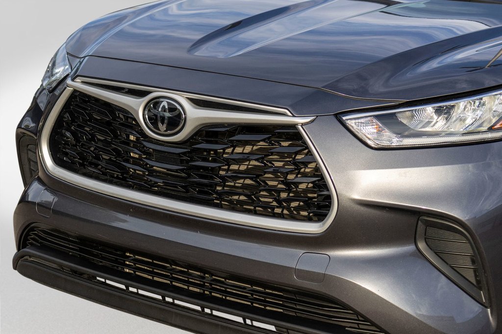 2023 Toyota Highlander LE AWD **8 PASSAGERS+SIÈGES CHAUFFANTS+MAG+CAMÉRA* in Charlemagne, Quebec - 36 - w1024h768px