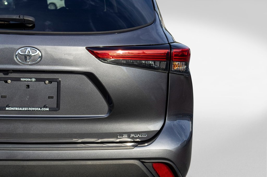 2023 Toyota Highlander LE AWD **8 PASSAGERS+SIÈGES CHAUFFANTS+MAG+CAMÉRA* in Charlemagne, Quebec - 34 - w1024h768px