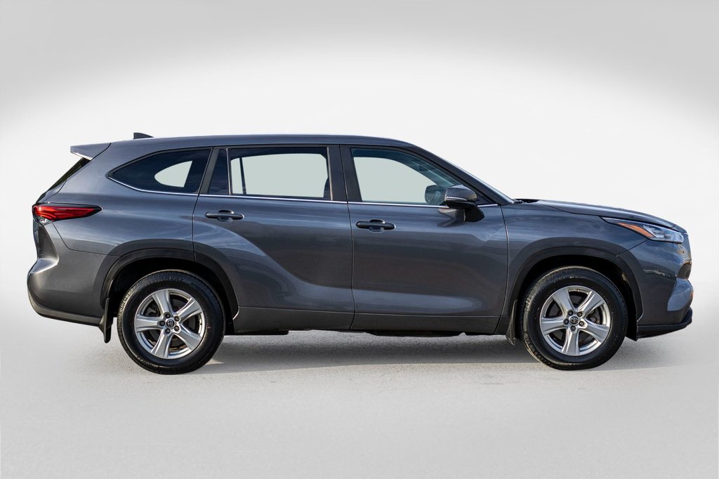 2023 Toyota Highlander LE AWD **8 PASSAGERS+SIÈGES CHAUFFANTS+MAG+CAMÉRA* in Charlemagne, Quebec - 6 - w1024h768px