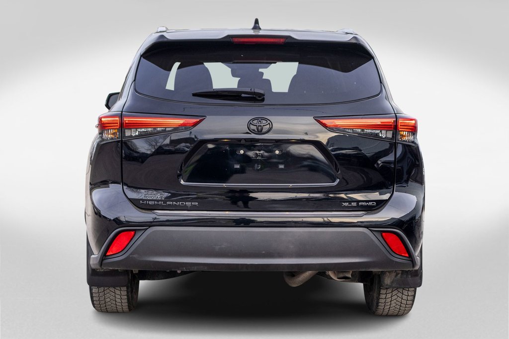 Toyota Highlander XLE AWD **JAMAIS ACCIDENTÉ+CUIR+TOIT+8 PASSAGERS** 2023 à Charlemagne, Québec - 5 - w1024h768px
