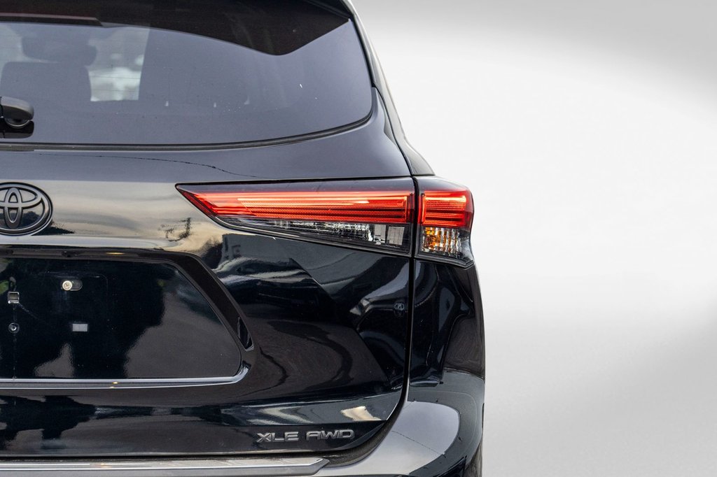 Toyota Highlander XLE AWD **JAMAIS ACCIDENTÉ+CUIR+TOIT+8 PASSAGERS** 2023 à Charlemagne, Québec - 36 - w1024h768px