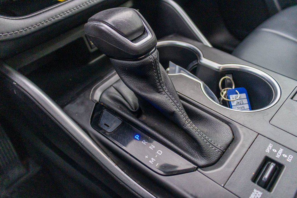 Toyota Highlander XLE AWD **JAMAIS ACCIDENTÉ+CUIR+TOIT+8 PASSAGERS** 2023 à Charlemagne, Québec - 15 - w1024h768px