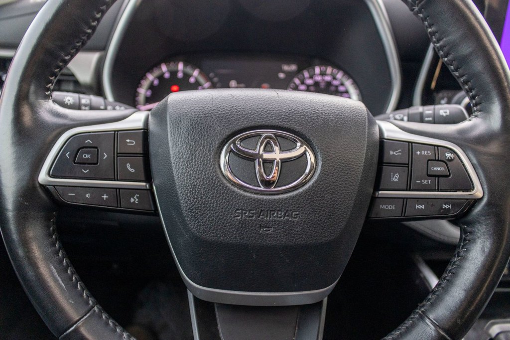 Toyota Highlander XLE AWD **JAMAIS ACCIDENTÉ+CUIR+TOIT+8 PASSAGERS** 2023 à Charlemagne, Québec - 10 - w1024h768px