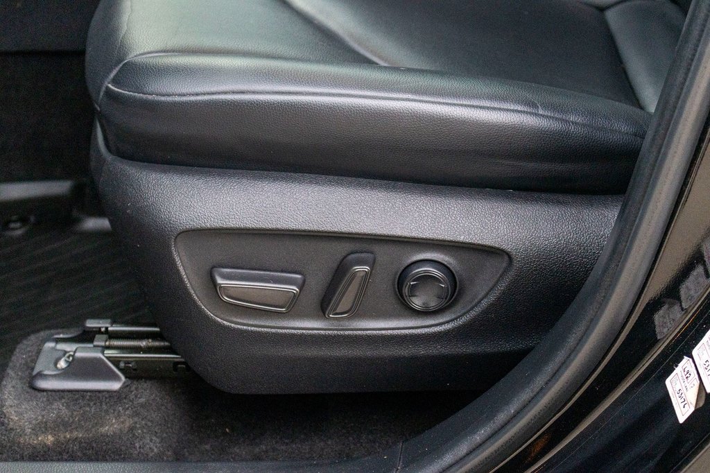 Toyota Highlander XLE AWD **JAMAIS ACCIDENTÉ+CUIR+TOIT+8 PASSAGERS** 2023 à Charlemagne, Québec - 26 - w1024h768px
