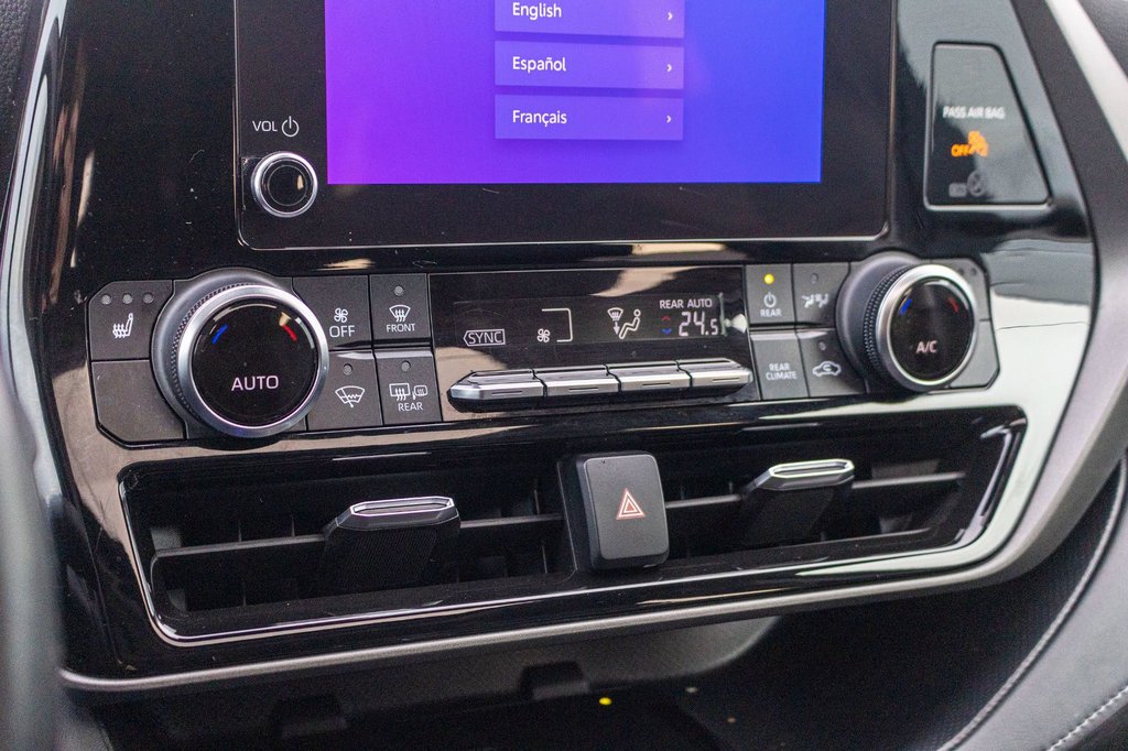 Toyota Highlander XLE AWD **JAMAIS ACCIDENTÉ+CUIR+TOIT+8 PASSAGERS** 2023 à Charlemagne, Québec - 14 - w1024h768px