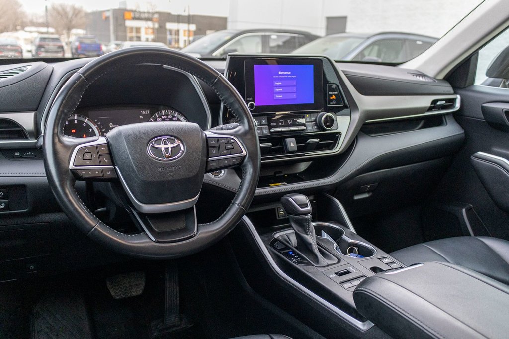 Toyota Highlander XLE AWD **JAMAIS ACCIDENTÉ+CUIR+TOIT+8 PASSAGERS** 2023 à Charlemagne, Québec - 7 - w1024h768px