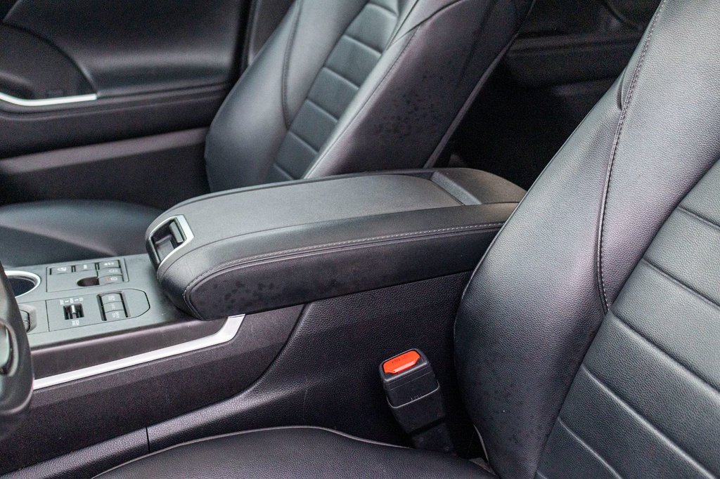 Toyota Highlander XLE AWD **JAMAIS ACCIDENTÉ+CUIR+TOIT+8 PASSAGERS** 2023 à Charlemagne, Québec - 28 - w1024h768px