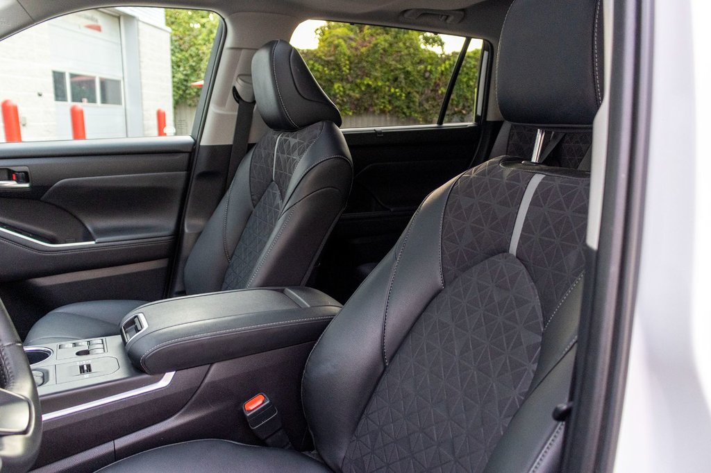 2024 Toyota Highlander Hybride XLE NIGHTSHADE **RARE*JAMAIS ACCIDENTÉ+CUIR+TOIT** in Charlemagne, Quebec - 27 - w1024h768px