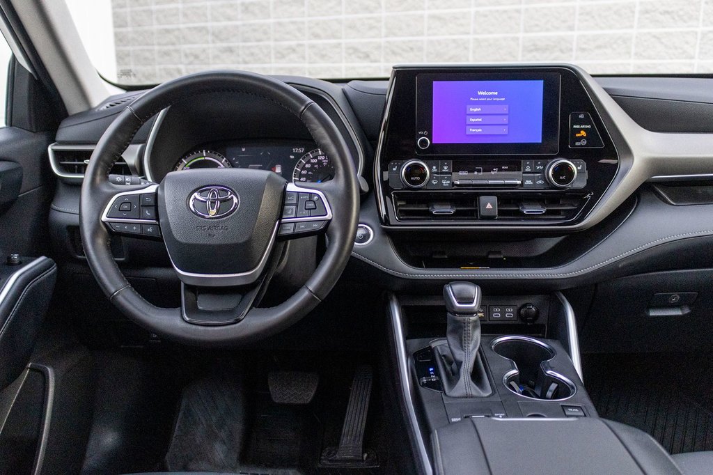2024 Toyota Highlander Hybride XLE NIGHTSHADE **RARE*JAMAIS ACCIDENTÉ+CUIR+TOIT** in Charlemagne, Quebec - 8 - w1024h768px