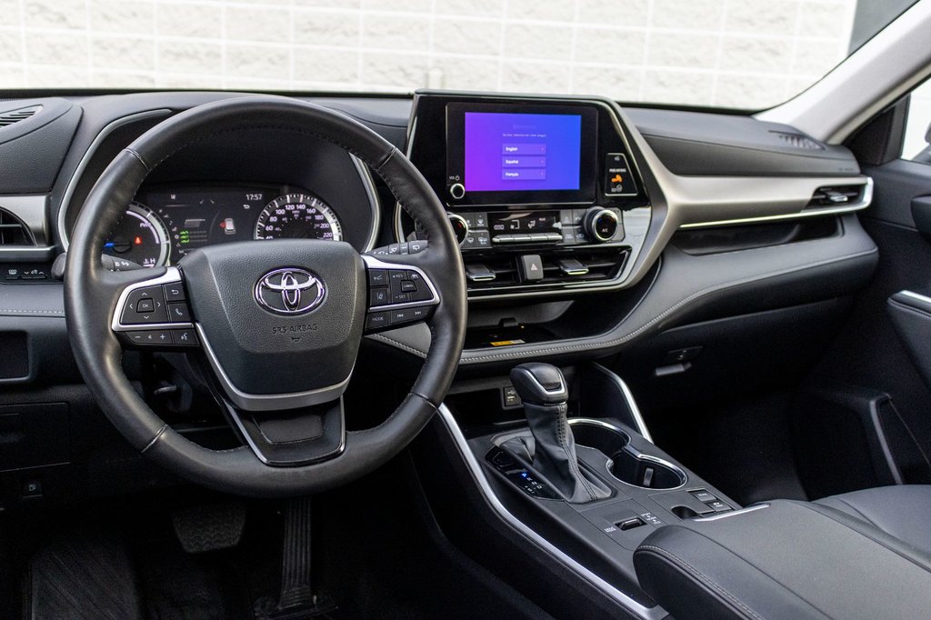 2024 Toyota Highlander Hybride XLE NIGHTSHADE **RARE*JAMAIS ACCIDENTÉ+CUIR+TOIT** in Charlemagne, Quebec - 7 - w1024h768px