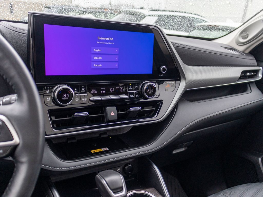 2024 Toyota Highlander PLATINUM **JAMAIS ACCIDENTÉ+CUIR+TOIT PANO+JBL** in Charlemagne, Quebec - 12 - w1024h768px