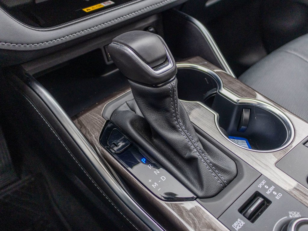 2024 Toyota Highlander PLATINUM **JAMAIS ACCIDENTÉ+CUIR+TOIT PANO+JBL** in Charlemagne, Quebec - 13 - w1024h768px