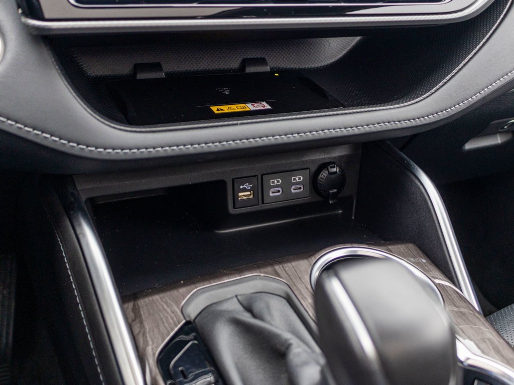 2024 Toyota Highlander PLATINUM **JAMAIS ACCIDENTÉ+CUIR+TOIT PANO+JBL** in Charlemagne, Quebec - 17 - w1024h768px