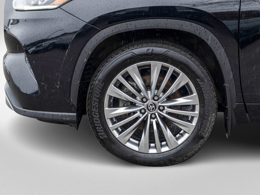 2024 Toyota Highlander PLATINUM **JAMAIS ACCIDENTÉ+CUIR+TOIT PANO+JBL** in Charlemagne, Quebec - 37 - w1024h768px