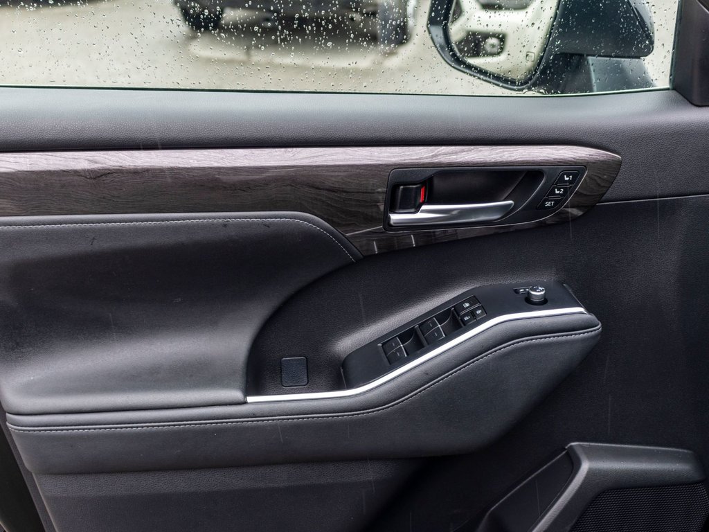 2024 Toyota Highlander PLATINUM **JAMAIS ACCIDENTÉ+CUIR+TOIT PANO+JBL** in Charlemagne, Quebec - 29 - w1024h768px