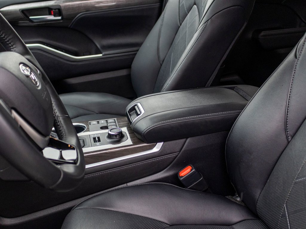 2024 Toyota Highlander PLATINUM **JAMAIS ACCIDENTÉ+CUIR+TOIT PANO+JBL** in Charlemagne, Quebec - 27 - w1024h768px