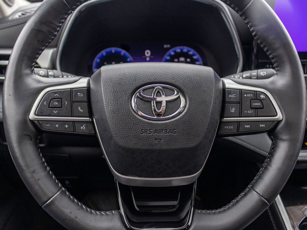 2024 Toyota Highlander PLATINUM **JAMAIS ACCIDENTÉ+CUIR+TOIT PANO+JBL** in Charlemagne, Quebec - 9 - w1024h768px