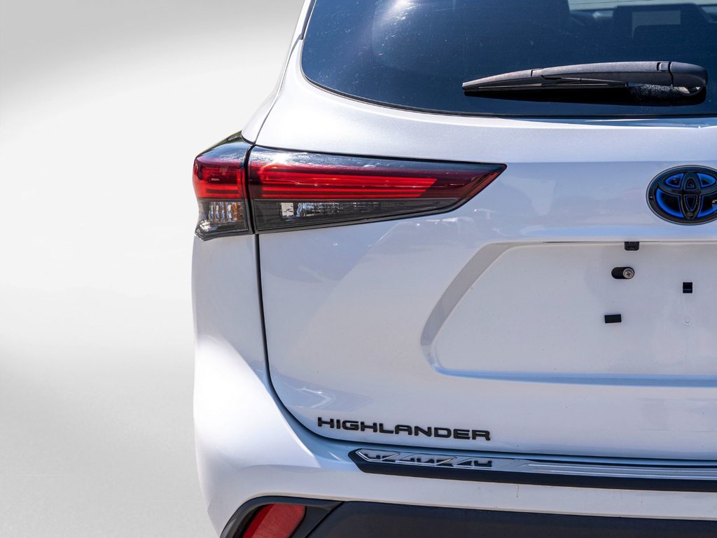 2024 Toyota Highlander Hybride XLE NIGHTSHADE **CUIR+TOIT+MAG NOIR+CARPLAY** in Charlemagne, Quebec - 27 - w1024h768px