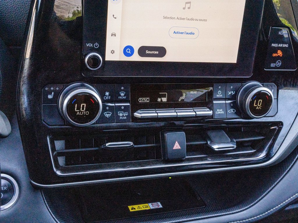 2024 Toyota Highlander Hybride XLE NIGHTSHADE **CUIR+TOIT+MAG NOIR+CARPLAY** in Charlemagne, Quebec - 15 - w1024h768px