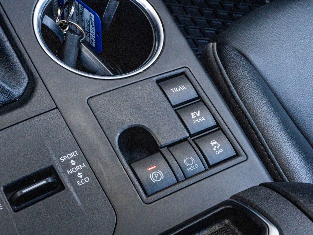 2024 Toyota Highlander Hybride XLE NIGHTSHADE **CUIR+TOIT+MAG NOIR+CARPLAY** in Charlemagne, Quebec - 14 - w1024h768px