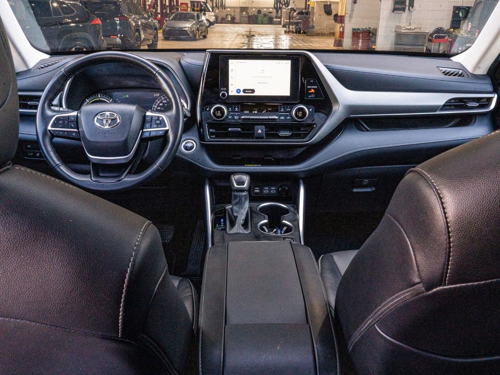 2024 Toyota Highlander Hybride XLE NIGHTSHADE **CUIR+TOIT+MAG NOIR+CARPLAY** in Charlemagne, Quebec - 20 - w1024h768px