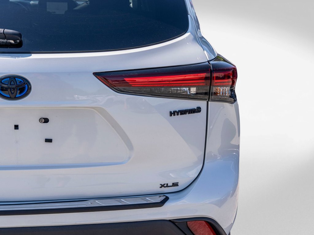 2024 Toyota Highlander Hybride XLE NIGHTSHADE **CUIR+TOIT+MAG NOIR+CARPLAY** in Charlemagne, Quebec - 28 - w1024h768px