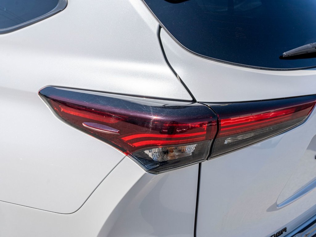 2024 Toyota Highlander Hybride XLE NIGHTSHADE **CUIR+TOIT+MAG NOIR+CARPLAY** in Charlemagne, Quebec - 30 - w1024h768px